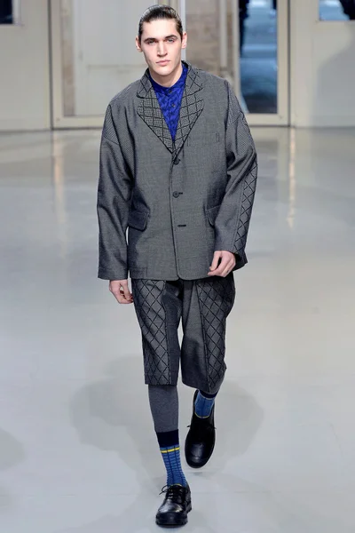 Look 9